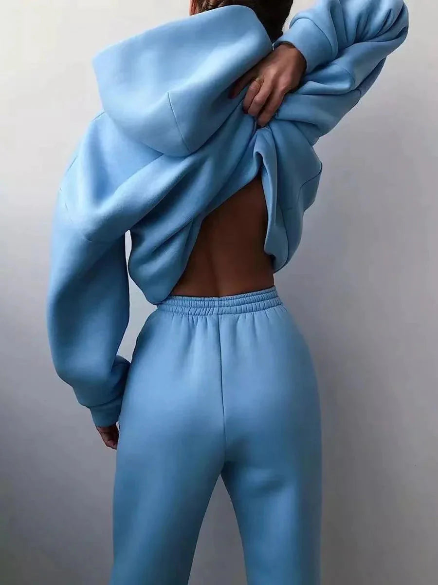 Why Every Fashionista Needs a Two-Piece Tracksuit Set
